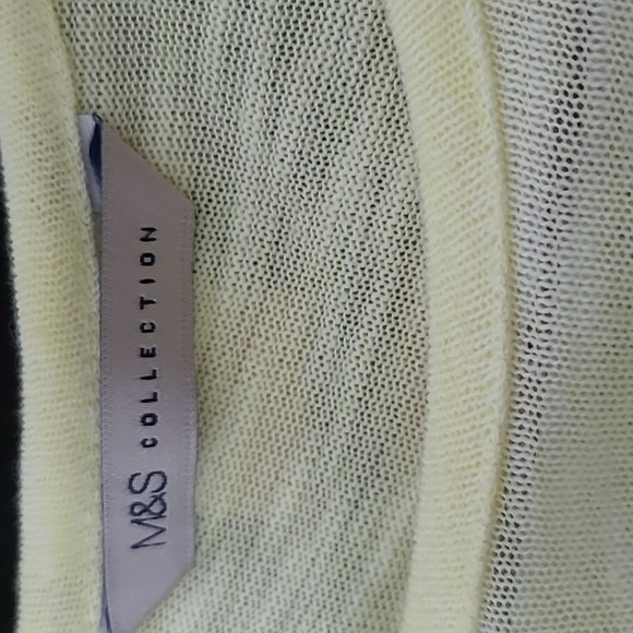 - Women's Mark's and Spencer Collection  soft yellow top - Picture 2 of 4